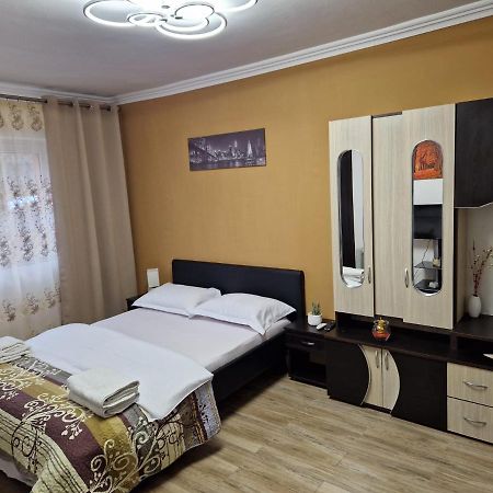 Apartamento Garsoniera Băile Herculane Exterior foto