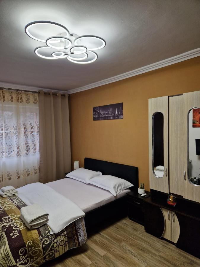 Apartamento Garsoniera Băile Herculane Exterior foto